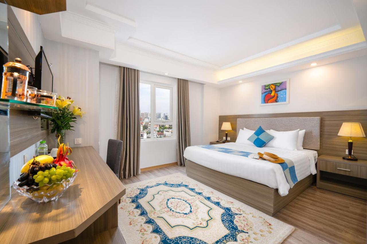 Royal Beach Hotel Дананг Екстериор снимка