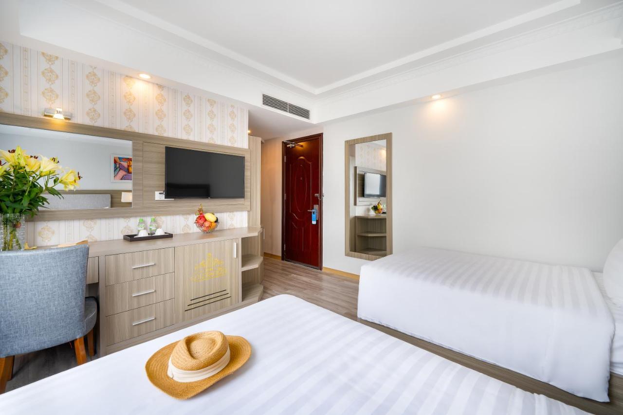 Royal Beach Hotel Дананг Екстериор снимка