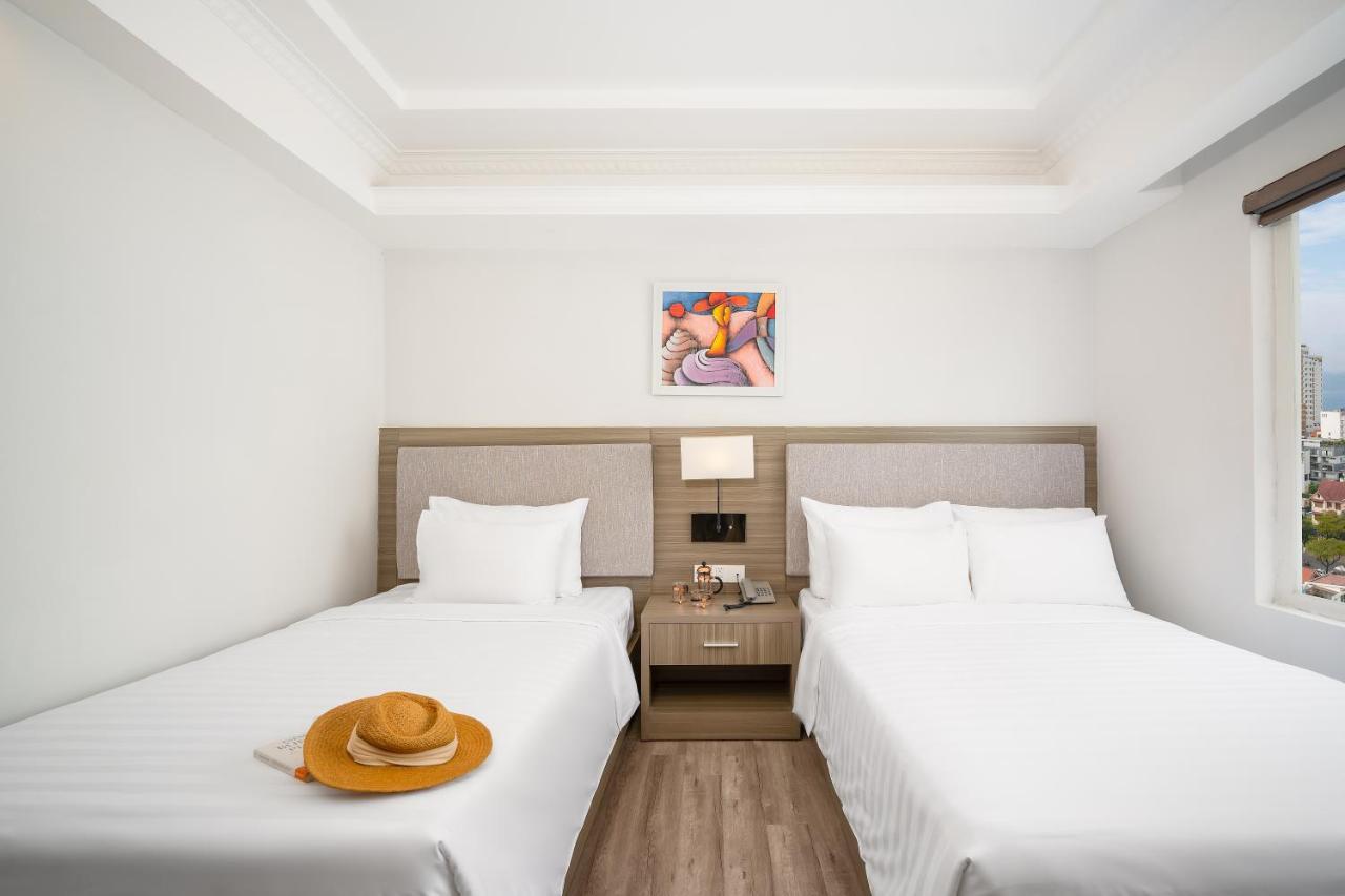 Royal Beach Hotel Дананг Екстериор снимка